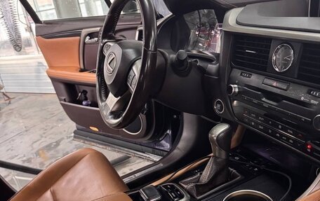 Lexus RX IV рестайлинг, 2018 год, 4 200 000 рублей, 6 фотография