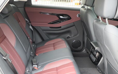 Land Rover Range Rover Evoque II, 2025 год, 6 450 000 рублей, 19 фотография