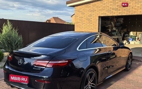 Mercedes-Benz E-Класс, 2018 год, 4 000 000 рублей, 1 фотография