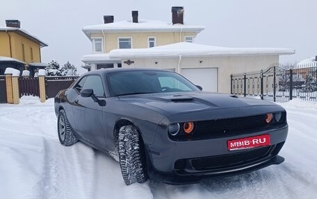 Dodge Challenger III рестайлинг 2, 2019 год, 4 050 000 рублей, 1 фотография