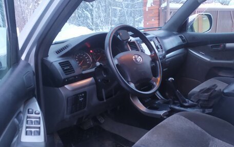 Toyota Land Cruiser Prado 120 рестайлинг, 2007 год, 2 150 000 рублей, 4 фотография