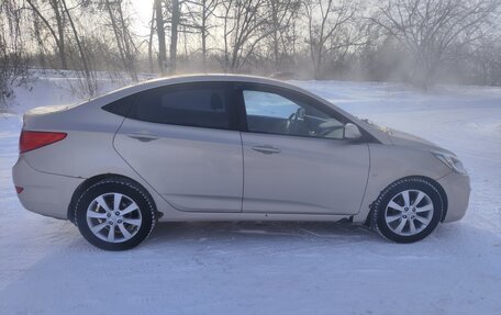 Hyundai Solaris II рестайлинг, 2011 год, 530 000 рублей, 6 фотография