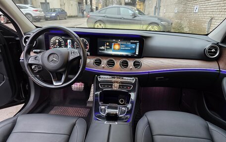 Mercedes-Benz E-Класс, 2016 год, 3 600 000 рублей, 10 фотография