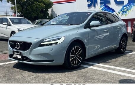 Volvo V40 II рестайлинг, 2018 год, 1 150 000 рублей, 3 фотография