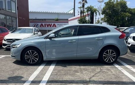 Volvo V40 II рестайлинг, 2018 год, 1 150 000 рублей, 4 фотография