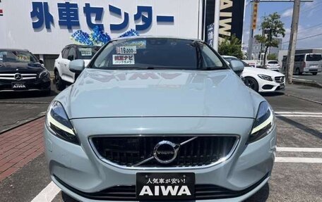 Volvo V40 II рестайлинг, 2018 год, 1 150 000 рублей, 2 фотография