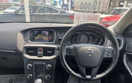 Volvo V40 II рестайлинг, 2018 год, 1 150 000 рублей, 14 фотография