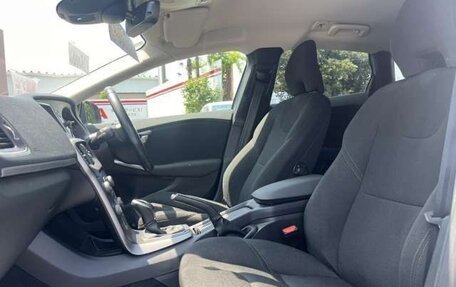 Volvo V40 II рестайлинг, 2018 год, 1 150 000 рублей, 12 фотография