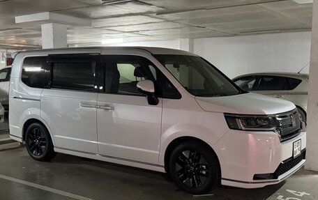 Honda Stepwgn, 2024 год, 3 550 000 рублей, 4 фотография