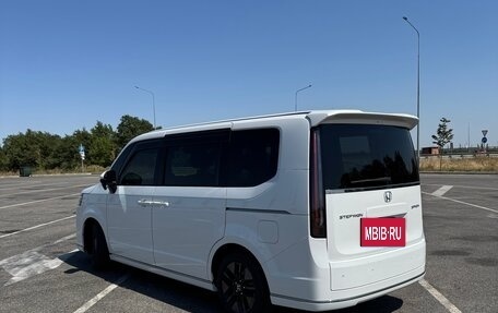 Honda Stepwgn, 2024 год, 3 550 000 рублей, 13 фотография