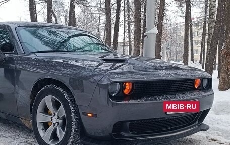 Dodge Challenger III рестайлинг 2, 2019 год, 4 050 000 рублей, 10 фотография