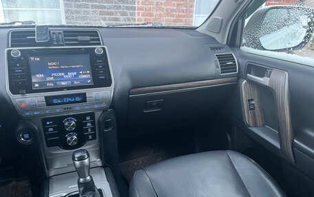 Toyota Land Cruiser Prado 150 рестайлинг 2, 2019 год, 5 490 000 рублей, 9 фотография