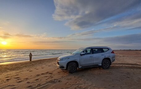 Mitsubishi Pajero Sport III рестайлинг, 2019 год, 2 500 000 рублей, 6 фотография