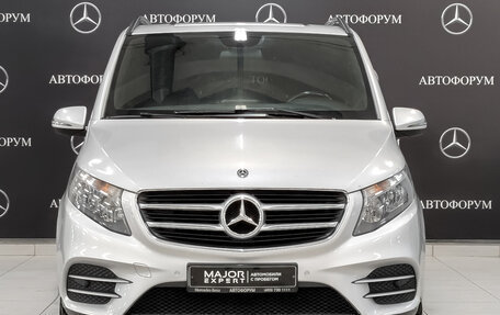 Mercedes-Benz V-Класс, 2017 год, 4 200 000 рублей, 2 фотография