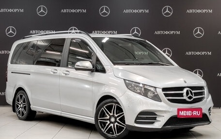 Mercedes-Benz V-Класс, 2017 год, 4 200 000 рублей, 3 фотография