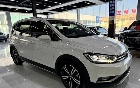 Volkswagen Touran III, 2022 год, 2 350 000 рублей, 3 фотография