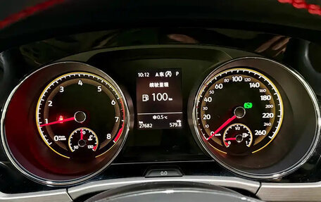 Volkswagen Touran III, 2022 год, 2 350 000 рублей, 11 фотография