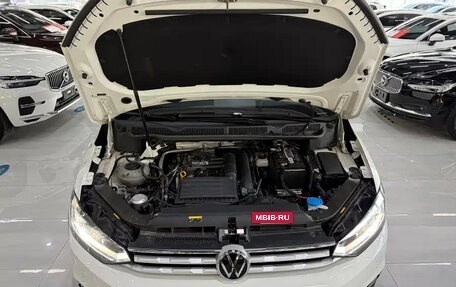 Volkswagen Touran III, 2022 год, 2 350 000 рублей, 14 фотография