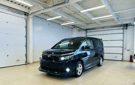 Toyota Voxy III, 2014 год, 2 099 900 рублей, 2 фотография