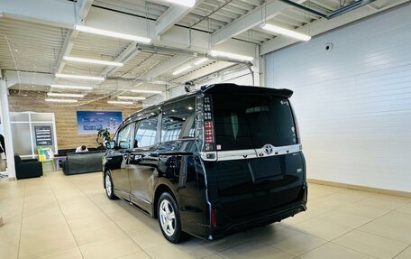 Toyota Voxy III, 2014 год, 2 099 900 рублей, 4 фотография