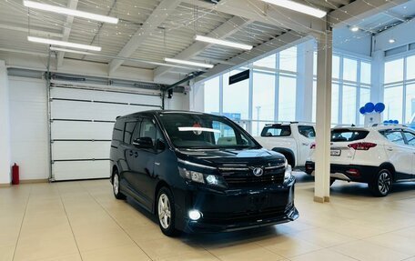 Toyota Voxy III, 2014 год, 2 099 900 рублей, 8 фотография