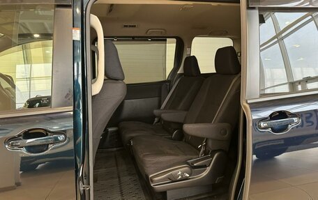 Toyota Voxy III, 2014 год, 2 099 900 рублей, 17 фотография