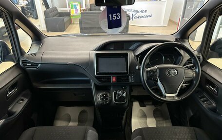 Toyota Voxy III, 2014 год, 2 099 900 рублей, 16 фотография