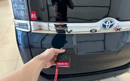 Toyota Voxy III, 2014 год, 2 099 900 рублей, 25 фотография