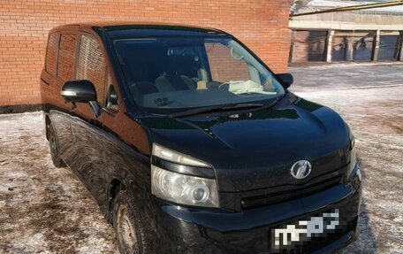 Toyota Voxy II, 2008 год, 1 110 000 рублей, 2 фотография