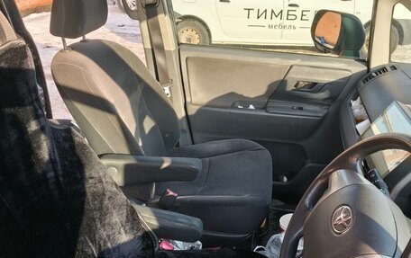 Toyota Voxy II, 2008 год, 1 110 000 рублей, 9 фотография