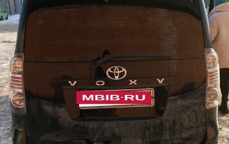 Toyota Voxy II, 2008 год, 1 110 000 рублей, 10 фотография