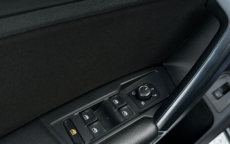 Volkswagen Tiguan II, 2017 год, 2 329 000 рублей, 18 фотография