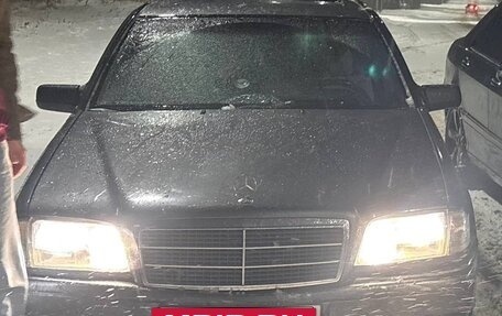 Mercedes-Benz C-Класс, 1993 год, 225 000 рублей, 3 фотография