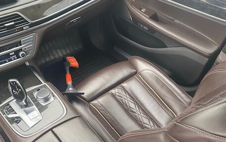 BMW 7 серия, 2018 год, 4 000 000 рублей, 11 фотография