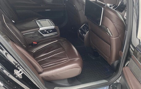 BMW 7 серия, 2018 год, 4 000 000 рублей, 10 фотография