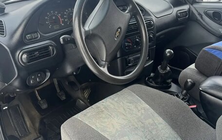 Chevrolet Niva I рестайлинг, 2003 год, 400 000 рублей, 6 фотография