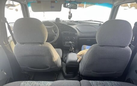 Chevrolet Niva I рестайлинг, 2003 год, 400 000 рублей, 12 фотография