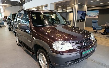 Chevrolet Niva I рестайлинг, 2017 год, 720 000 рублей, 2 фотография