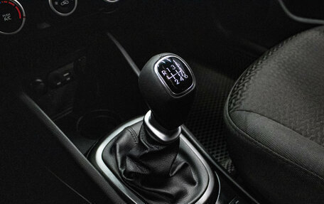 KIA Rio III рестайлинг, 2015 год, 999 000 рублей, 20 фотография