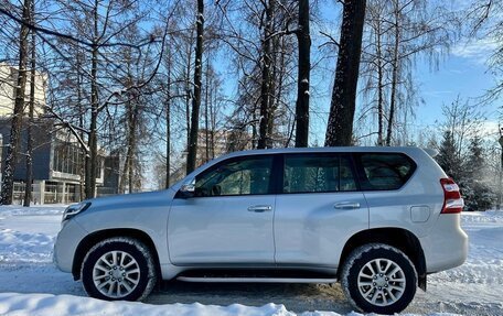 Toyota Land Cruiser Prado 150 рестайлинг 2, 2014 год, 3 200 000 рублей, 3 фотография