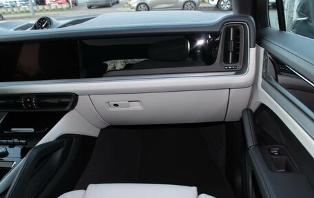 Porsche Cayenne III, 2025 год, 18 690 000 рублей, 10 фотография