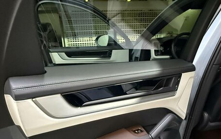 Porsche Cayenne III, 2025 год, 18 690 000 рублей, 15 фотография