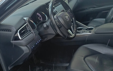 Toyota Camry, 2019 год, 2 300 000 рублей, 5 фотография