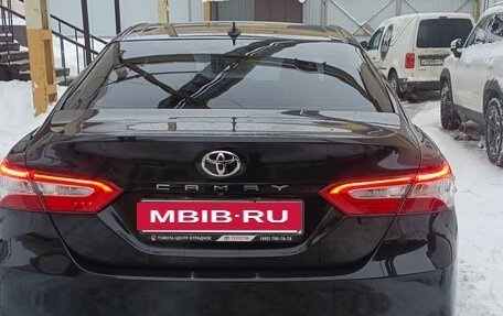 Toyota Camry, 2019 год, 2 300 000 рублей, 6 фотография