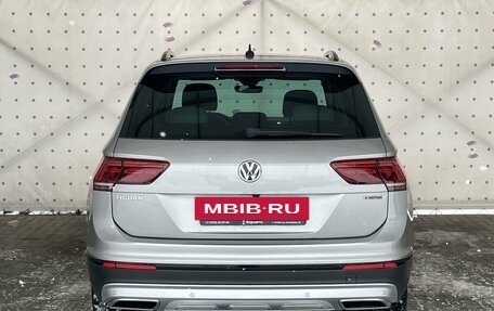 Volkswagen Tiguan II, 2019 год, 2 490 000 рублей, 6 фотография