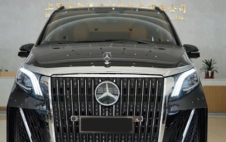 Mercedes-Benz V-Класс, 2026 год, 11 020 000 рублей, 2 фотография