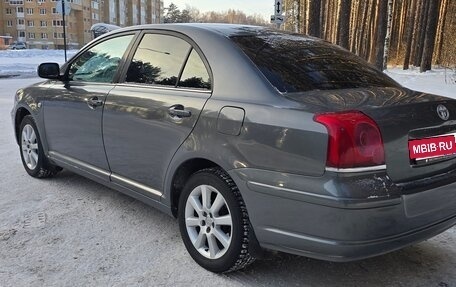 Toyota Avensis III рестайлинг, 2003 год, 700 000 рублей, 5 фотография