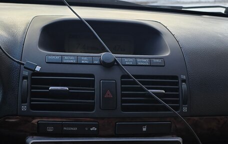 Toyota Avensis III рестайлинг, 2003 год, 700 000 рублей, 11 фотография