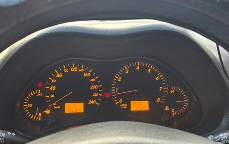 Toyota Avensis III рестайлинг, 2003 год, 700 000 рублей, 14 фотография