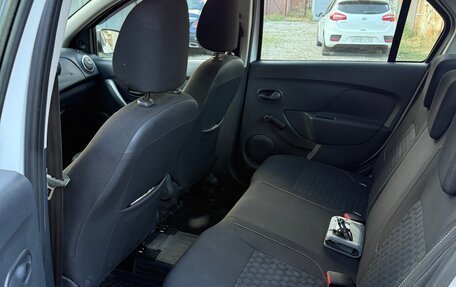 Renault Logan II, 2016 год, 820 000 рублей, 10 фотография